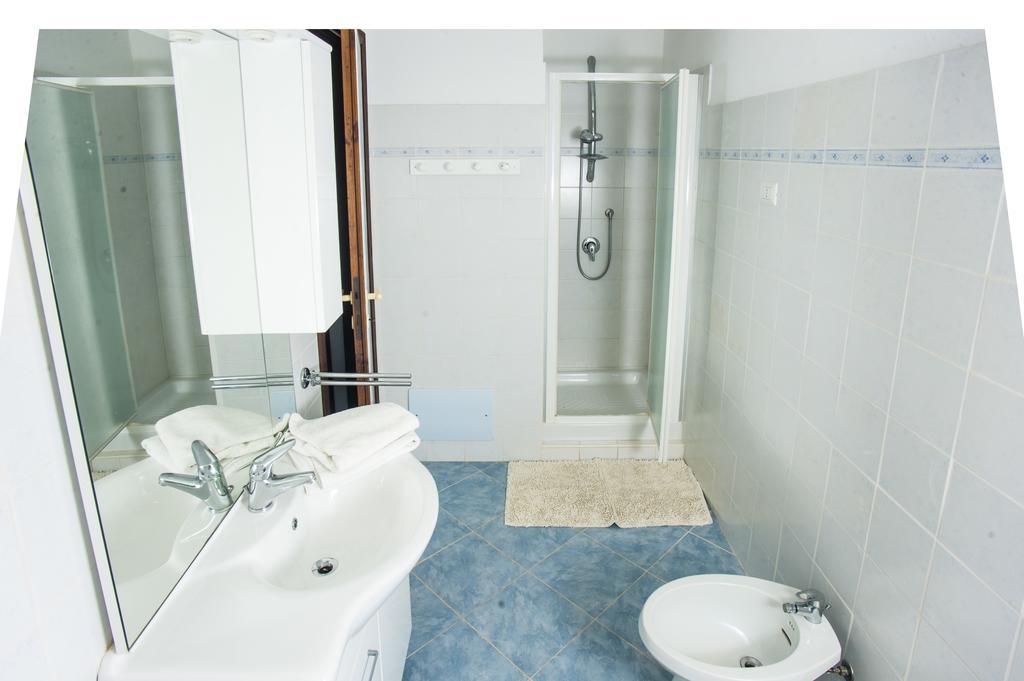Villa Annuz Santa Margherita di Pula Ruang foto